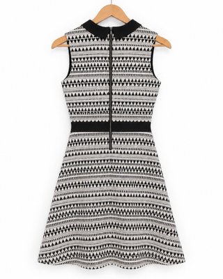 Vestido NAF NAF Blanco y Negro Retro