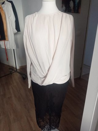 Completo donna beige e nero.