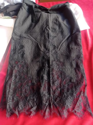 Completo donna beige e nero.