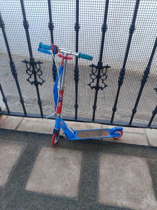 Patinete Oxelo Azul y rojo, plegable y ajustable
