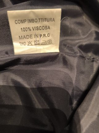 Chaquetón de invierno gris con capucha