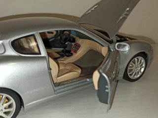 Bburago 1:18 Maserati GT 3200 in ottime condizioni