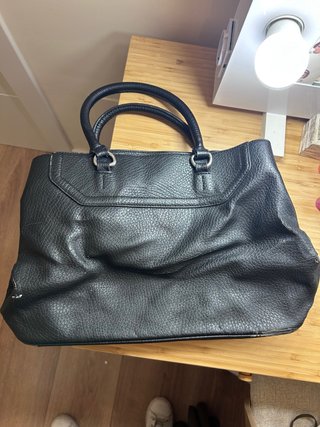 Bolso negro de piel sintética