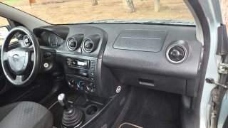 OPORTUNIDAD: Ford Fiesta  VA GENIAL ULTIMA SEM