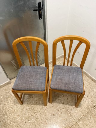Juego de 2 sillas de madera