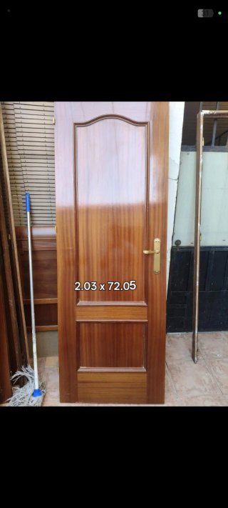 Puerta de Madera Barnizada
