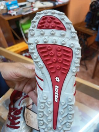 Botas fútbol sala niño Talla 28
