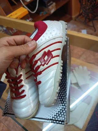 Botas fútbol sala niño Talla 28
