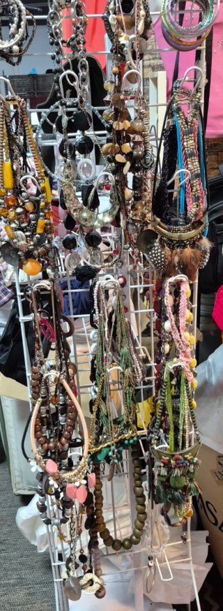 collares y pulseras
