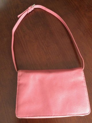 Bolso / Cartera de Piel. Marca Uterqüe.Rosa