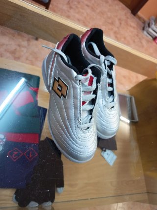 Botas de fútbol sala Lotto Talla 31