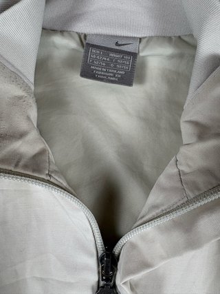 Chaqueta Corta vientos Nike Gris Talla L
