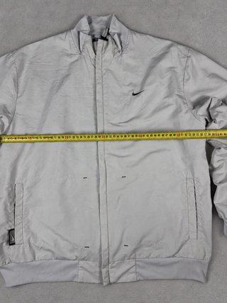 Chaqueta Corta vientos Nike Gris Talla L