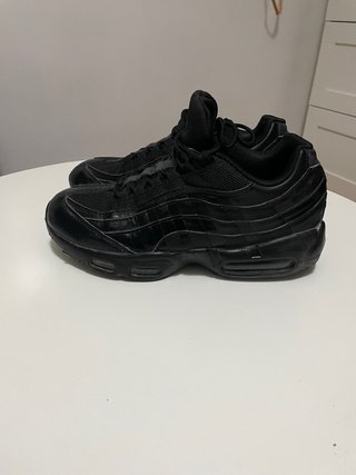 Nike Air Max 95 Negras Talla 42