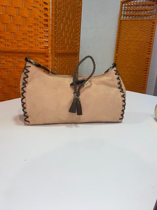 Bolso Beige con Detalles Trenzados