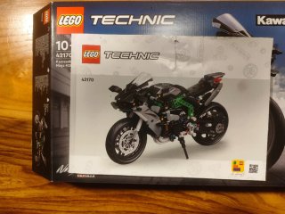 LEGO Technic 42170 Kawasaki Ninja H2R