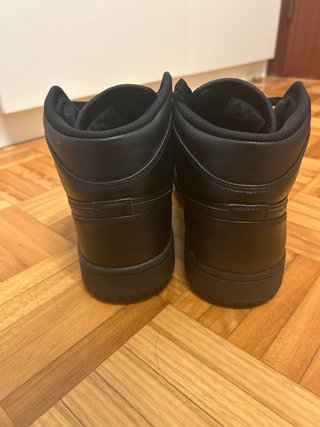 Nike Jordan 1 Mid Negras Talla 43
