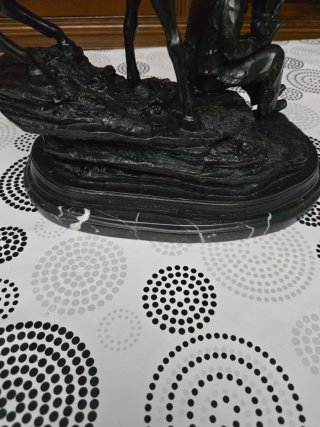 Figura bronce jinete y caballo antigua firmada