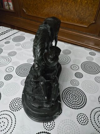 Figura bronce jinete y caballo antigua firmada