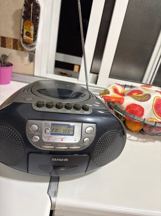 Aiwa Radio CD y Cassette Portátil