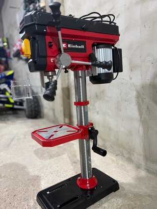 Taladro de columna Einhell rojo