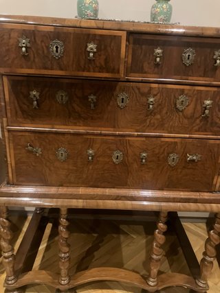 Cómoda Antigua de Madera