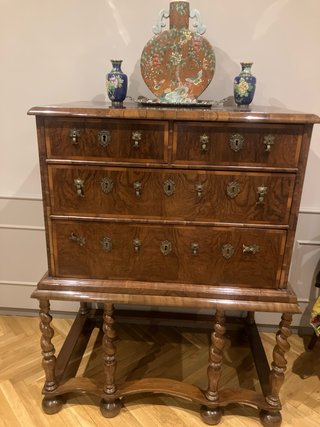 Cómoda Antigua de Madera