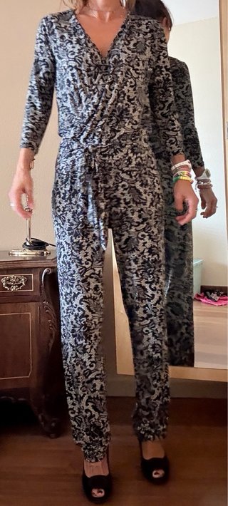 Mono estampado escote cruzado. Talla S/M