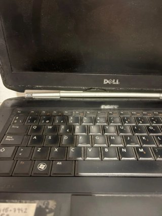 Lote 3 portátiles Toshiba/Dell (1 funciona)