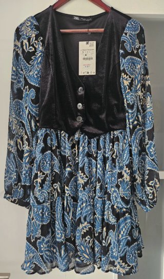 Vestido Corto Zara Estampado Talla S. Con etiqueta