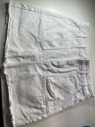 Falda corta blanca HugYClau