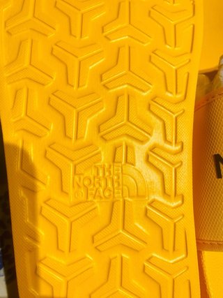 Sandalias The North Face Amarillas