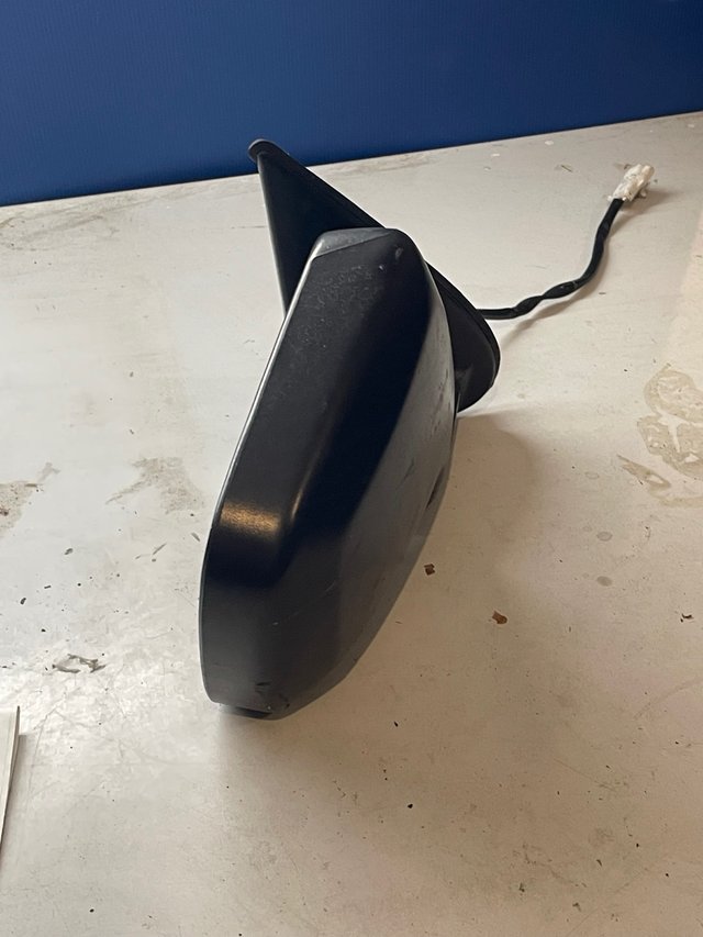 Retrovisor Derecho Nissan Terrano 2