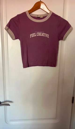 Camiseta Feel Creative Pull&Bear Morada