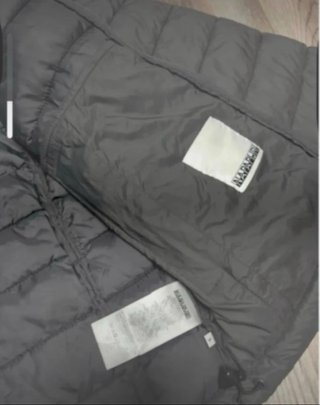 Chaqueta Napapijri acolchada gris Talla S
