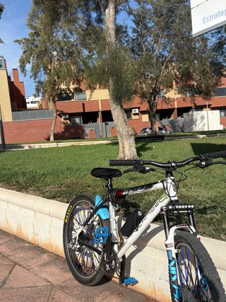 Bici de Montaña Blanca y Azul