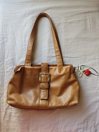 Bolso de cuero mediano