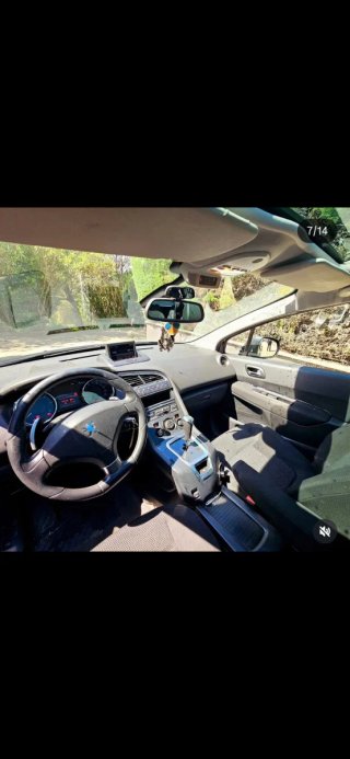 Peugeot 5008 2013