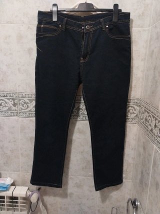Pantalón vaquero azul talla 44 sin estrenar