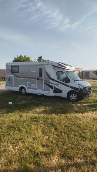 Autocaravana Perfilada McLouis Yerling 83