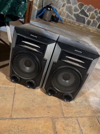 Altavoces Philips Negros y Plateados