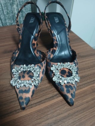 Zapatos de tacón Zara animal print