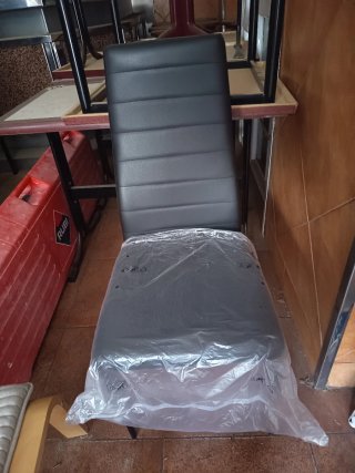 5 Sillas Negras