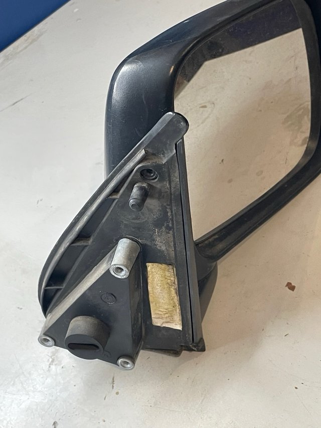 Retrovisor Derecho Nissan Terrano 2