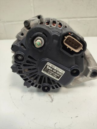 Alternador Hyundai Santa Fe 2.4 de 2004.