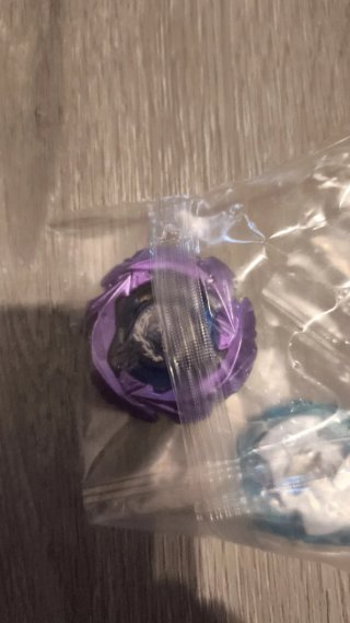 Beyblade X Silver Wolf Metal Coat Roxo UX-21