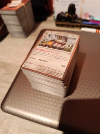 Lote de 210 cartas pokemon