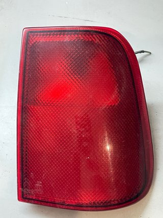 Piloto trasero derecho Nissan Terrano 2