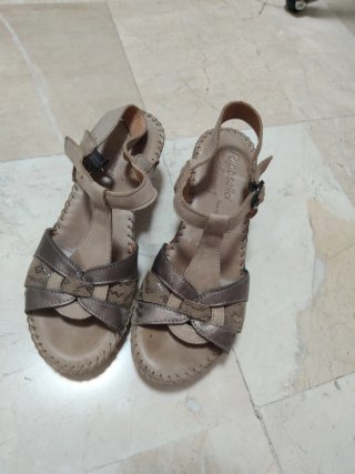 Sandalias Riposella Beige y Plateadas