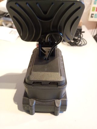 Foco LED con 2 Puertos USB para Batería Makita